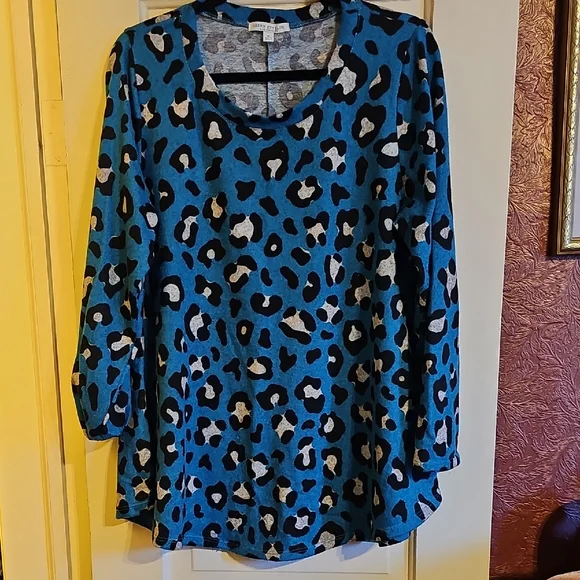 Green Envelope Teal and Black Leopard Print Long Sleeve Top - Picture 1 of 5